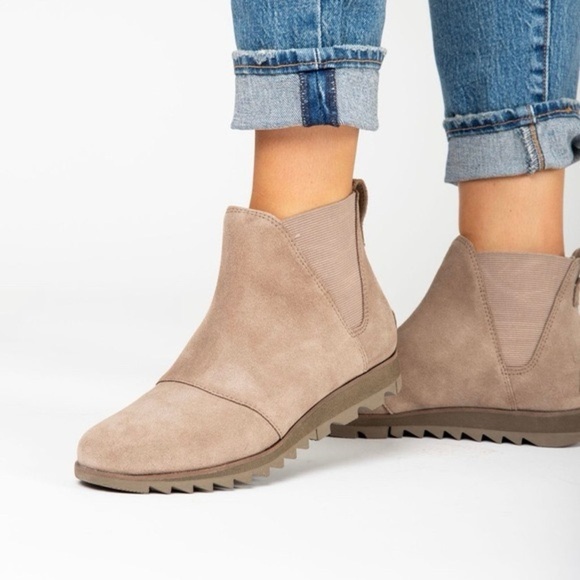 Sorel Harlow Size 11 Chelsea Boots Ash Brown Suede NL3335-240 Pull-On Waterproof - Picture 1 of 6